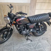کی وای ۱۵۰ بنلی