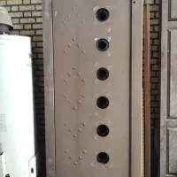 تعدادی درب آسانسور ورق سنگین به اضافه تعدادی حفاظ
