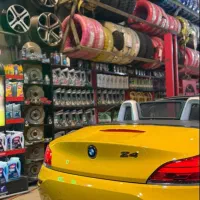 استاد کار سن بالا لاستیک و روغن