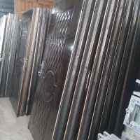 درب چوبی ورودی اتاق و پنجره pvc