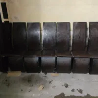 صندلی چوبی