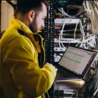 استخدام تکنسین کامپیوتر در ملایر آقا و خانم
