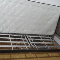 تخت فلزی  بهمراه تشک
