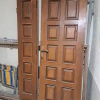 درب با چارچوب فلزی و حفاظ آهنی