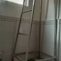 چهارپایه آهنی و محکم