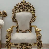 مبل سلطنتی ۹نفره همراه با جلو مبلی دوتا عسلی