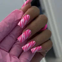 استخدام ناخنکار اصلاح مژه کوتاهی