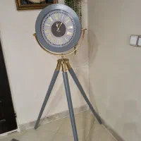 ساعت ایستاده طوسی رنگ کاملا سالم
