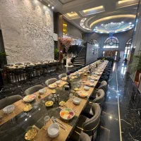 استخدام صندوق دار و ویتر خانوم