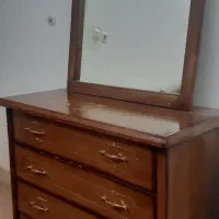 میزآرایش وآیینه