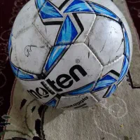 توپ فوتبال چمنی