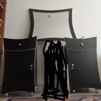 میز و اینه