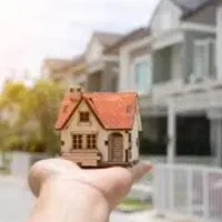 واحد85متری خوش نقشه با نور گیر عالی فروش فوری