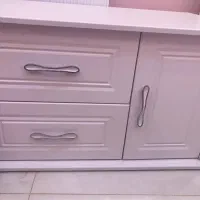 فروش کمد سفید بدلیل جا نداشتن