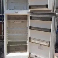 دوعدد یخچال ۱۰ و ۱۲ فوت درحدنو..