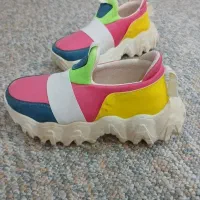 کفش اسپرت  پوشیده نشده