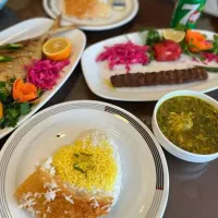 استخدام آشپز درجه یک و ظرفشور و سالن دار