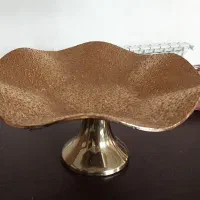 شیرینی خوری بلوری و میوه خوری پایه دار بلوری طلایی