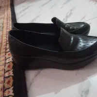 تعدادی کفش راحتی