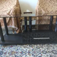 میز تلویزیون شیشه ای