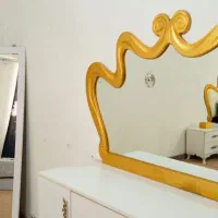 آینه ی میز آرایش