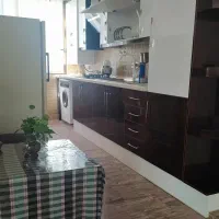 مرکزشهر (بر خیابان با امنیت بالا) + تمیز + پارکینگ