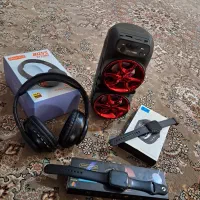 دو عدد ساعت هوشمند، هدفون و اسپیکر