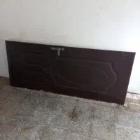 درب چوبی با چارچوب آهنی