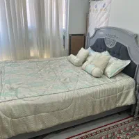 تخت و میزآرایش و پاتختی