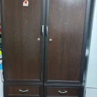 دو عدد کمد لباس  ، آیینه و میز   ، میز تلویزیون