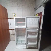 یخچال فریزر در حدنو بسیار تمیز