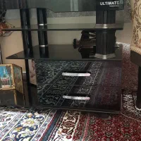 میز زیر تلویزیون