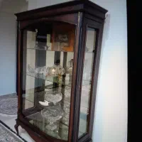 ویترین قهوه ای