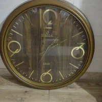 ساعت دیواری شیک کاملا سالم طرح چوب