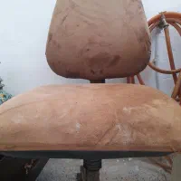 صندلی  چرخشی سالم تمیز ۲۰۰