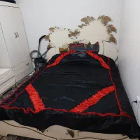 سرویس خواب دونفره کامل با کمد و پاتختی ومیز آرایشی