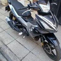 لاکی ،لاکی ۱۸۵