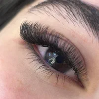 اکستنشن مژه و لیفت ابرو با بهترین متریال موجود