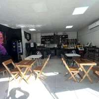 فروشنده و باریستا