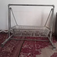 گهواره فلزی نوزاد