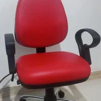 صندلی اداری و اپراتوری آفو در حد نو .