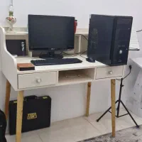 کامپیوتر کامل با موس و کیبورد و مانیتور