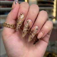 آموزش تخصصی کاشت ناخن از صفر تا ورود به بازار کار