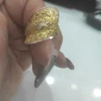 انگشتر نزدیگ به ۳گرم هست