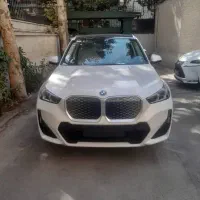 بی ام و ix1 باکیت M داخل قرمز 2025