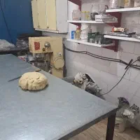 نیرو‌خانم‌کاردرکارگاه‌شیرینی فروشی‌نجف‌شهر قدیم