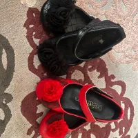 کفش دخترانه۲۸ و لباس بچگانه ۱/۵تا سه سال ورق بزنید