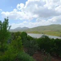 باغ ویو دریاچه روستای زرشک