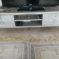 میز تلویزیون و آینه کنسول