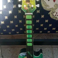 ۲ گیتار کودکانه